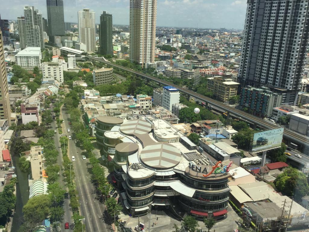 Baan Sathorn Riverfront بانكوك الغرفة الصورة