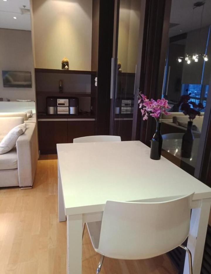 Baan Sathorn Riverfront بانكوك الغرفة الصورة